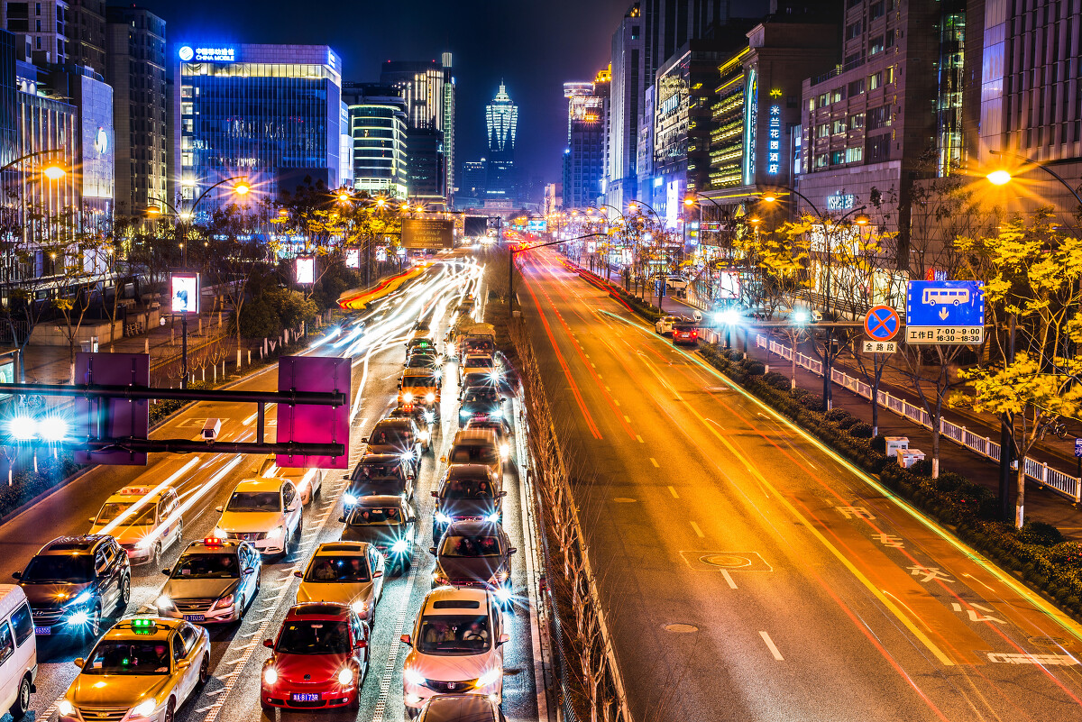 《城市脈搏 車來車往間的夜景詩篇》